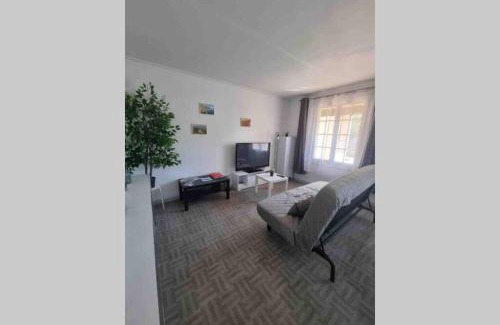Le Beausset Apartamento | Bel appartement avec balcon et parking privé