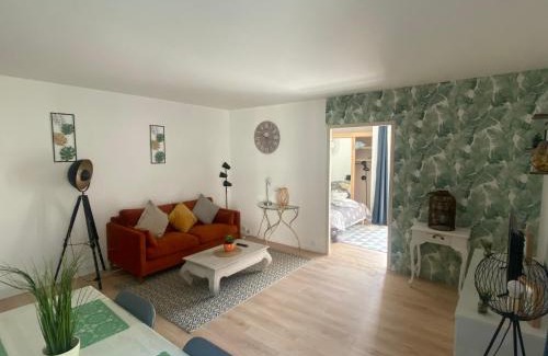 Cote Ouest Ormeaux Apartamento | Bel appartement dans résidence avec balcon