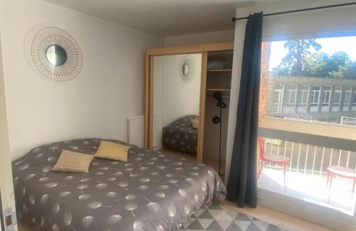 Cote Ouest Ormeaux Apartamento | Bel appartement dans résidence avec balcon