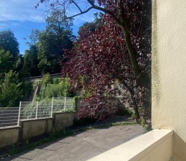 Cote Ouest Ormeaux Apartamento | Bel appartement dans résidence avec balcon