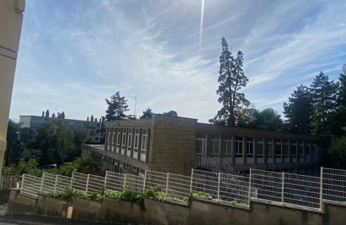 Cote Ouest Ormeaux Apartamento | Bel appartement dans résidence avec balcon