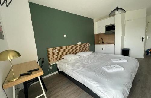 Cenon Apartamento | Bel appartement design tout confort (Parking Gratuit) à 10 minutes de Bordeaux