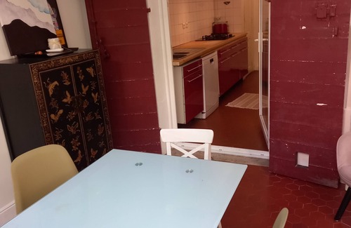 Perier Casa | Bel Appartement en Ville Avec Grand Jardin Privé et Très Bien Situé