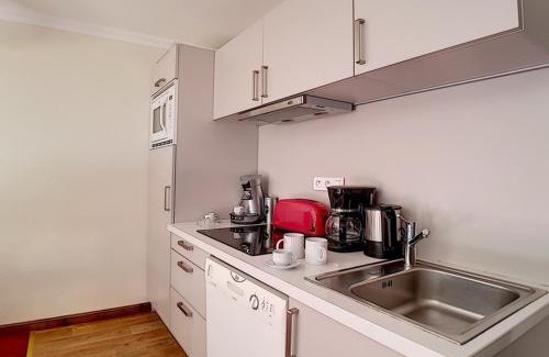 Les Menuires Apartamento | Bel appartement rénové 2 pièces proche des pistes avec balcon, sauna, hammam et WIFI - FR-1-344-145