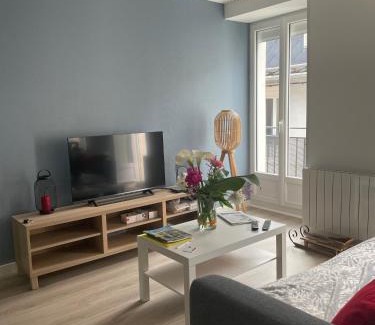 Bagneres-de-Luchon Apartamento | Bel appartement T3 au 1er étage avec cour intérieure au RDC - Villa Marie