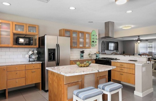 Clear Lake Shores Casa | Bel · Boardwalk POOL Home w Bikes and Boat Parking