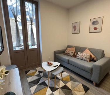 Brive-la-Gaillarde Apartamento | Bel T2 refait à neuf climatisé centre
