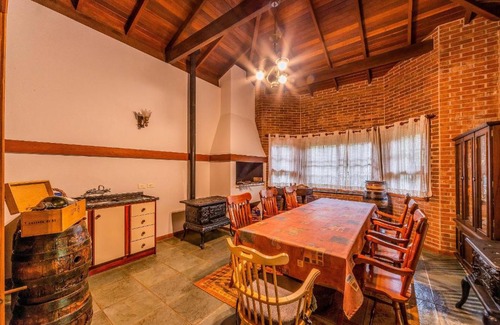 Vila Suzana Casa | Bela casa estilo chalé em Canela RCF160