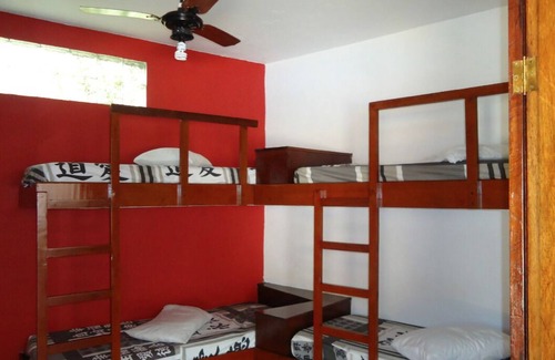 Lazaro Casa | Bela Casa Para até 22 Pessoas com Piscina - 300 Metros do mar