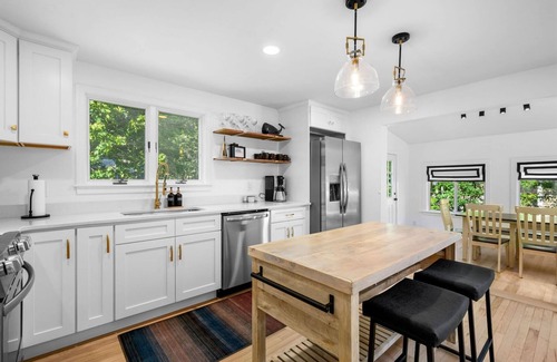 Mashpee Casa | Bela Vida - Steps to John's Pond, Spacious, 4 Bedroom, 3 Bathroom, Sleeps 10