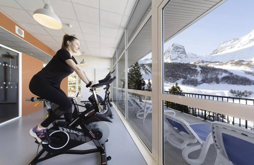 Eaux-Bonnes Apartamento | Belambra Clubs Gourette - Lou Sarri - Half board - Classic Room 2 Adults + 1 Child with balcony