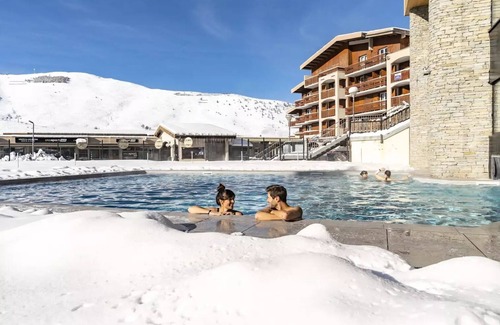 Mont-de-Lans Apartamento | Belambra Clubs Les 2 Alpes Les Crestes - All inclusive - Premium Room 2 Adults and 1 Child Night Corner