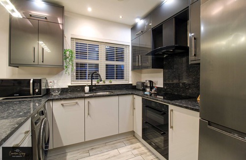 Belfast Casa | Belfast home with free parking, office, WiFi