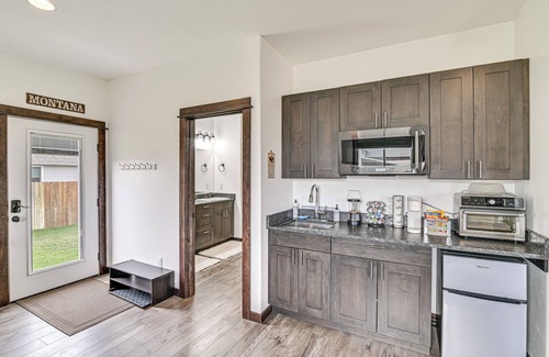 Bozeman Apartamento | ¡NUEVO! Belgrado Studio Cabin w / Mtn View-Near Bozeman