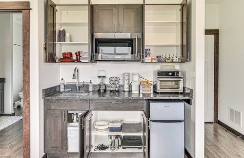 Bozeman Apartamento | ¡NUEVO! Belgrado Studio Cabin w / Mtn View-Near Bozeman