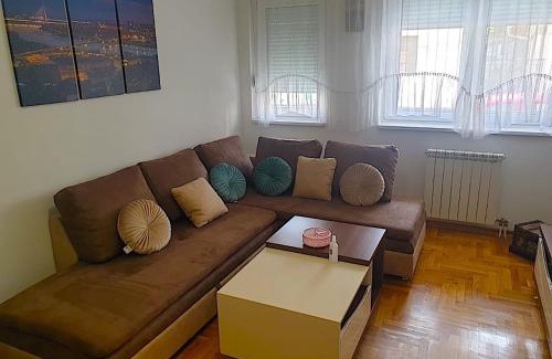 Zvezdara Apartamento | Belgradian 011
