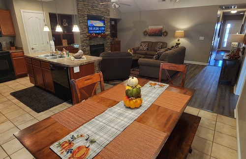 Pigeon Forge Cabaña | Reserve para agosto y septiembre y obtenga un 15% de descuento en 3 o más noches.