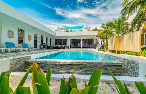 San Pedro Casa | Belize Oceanfront Villa W Pool, Beach & Pier