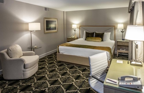 Burns Park Hotel | Bell Tower Hotel