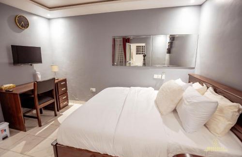 Accra Hotel | Bella Ella Hotel & Event Center