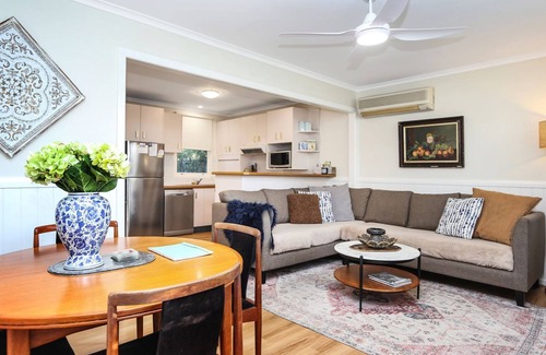 Hawks Nest Casa | Bella Luca - Pet Friendly Home