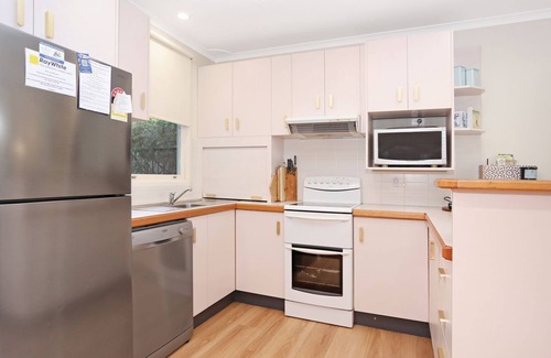 Hawks Nest Casa | Bella Luca - Pet Friendly Home