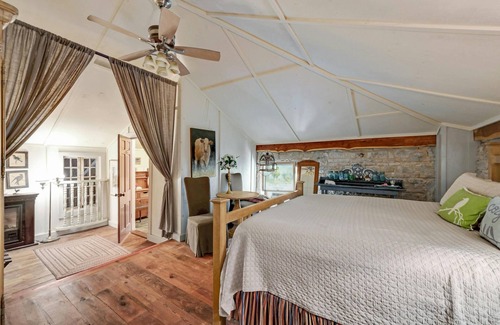 Driftwood Cama Y Desayuno | Bella Nido - Charming 6-bedroom bed & breakfast, sleeps 12. Plenty of space!