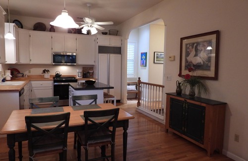 St. Helena Casa | BELLA NOTTE - Just 5 Minutes Walk To Main Street St. Helena - Classic Victorian
