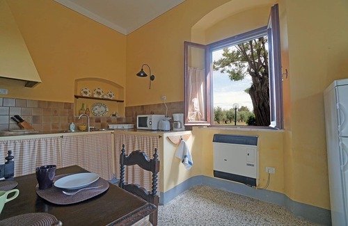 Vada Casa | Bella Valle 1 Relax in Giardino, Spiaggia a 10 Minuti e Toscana Tutta Intorno