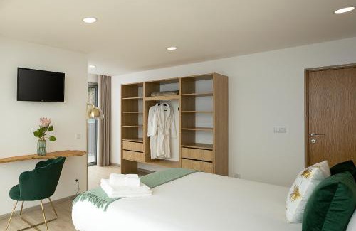 Arco da Calheta Villa | Bella Vista (Heated Pool & Private Parking)