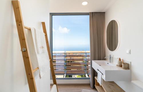 Arco da Calheta Villa | Bella Vista (Heated Pool & Private Parking)