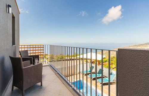 Arco da Calheta Villa | Bella Vista (Heated Pool & Private Parking)