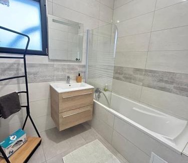 Moneteau Apartamento | Bella Vista, parking gratuit, 5 min Auxerre