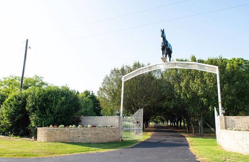 Cross Roads Casa | BELLA VISTA RANCH CEDAR HOUSE