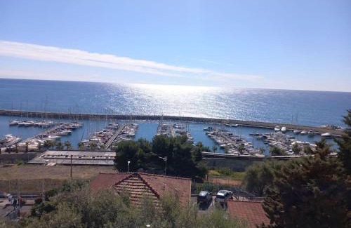 San Lorenzo al Mare Apartamento | Bella vista sopra il porto!