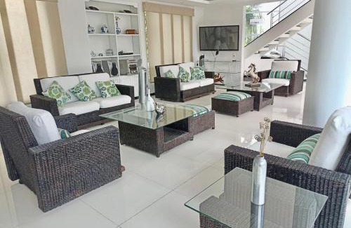 Girardot Villa | Bella y confortable casa - Condominio El Peñón - 6 Hab