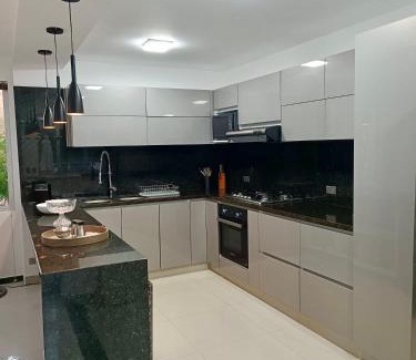 Girardot Villa | Bella y confortable casa - Condominio El Peñón - 6 Hab