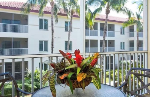 Redevelopment Area Condominio | Bellasera Resort 3 Bd Luxury Condo with Pool, Jazz Club and Restaurant