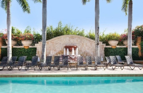Redevelopment Area Condominio | Bellasera Resort 3 Bd Luxury Condo with Pool, Jazz Club and Restaurant