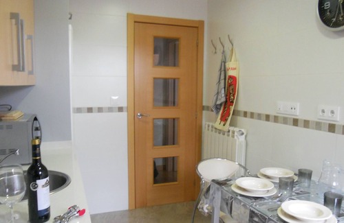 Lardero Apartamento | APARTAMENTO BELLAVISTA, PISCINA, TERRAZA Y WIFI.