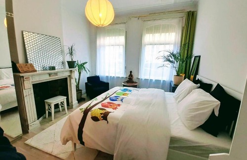 Dailly Apartamento | Belle Époque Apartment close to EU, NATO & RTBF