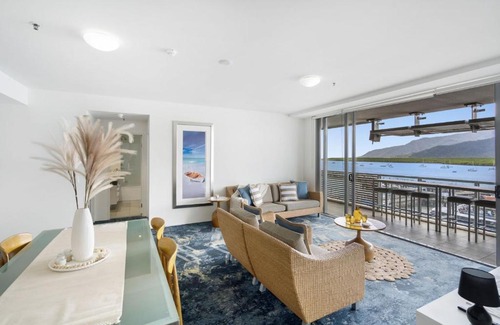 Cairns Central Business District Apartamento | Belle Escapes 24 Harbour Lights Water View Apartment