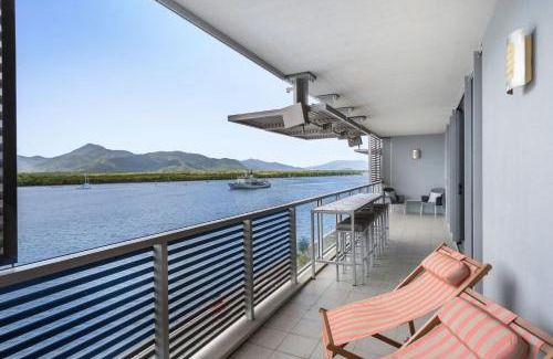 Cairns Central Business District Apartamento | Belle Escapes 24 Harbour Lights Water View Apartment