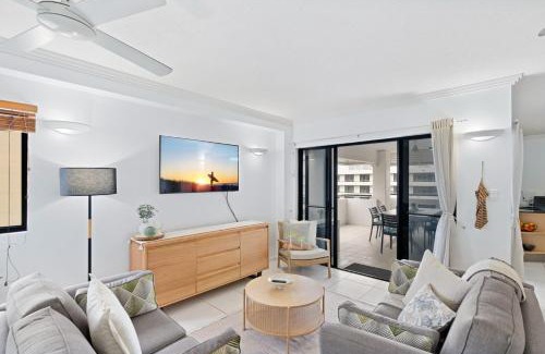 Cairns Central Business District Apartamento | Belle Escapes 702 CBD Apartment with Elevated City and Water Views