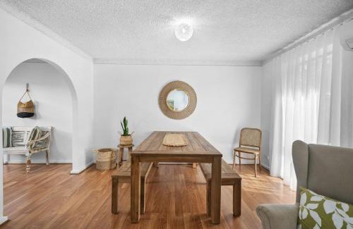Glenelg North Casa | Belle Escapes - Seabreeze Townhouse