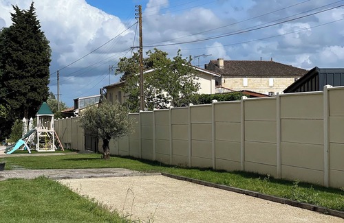 Vayres Casa | Belle Maison Avec Piscine au Bord de L'eau