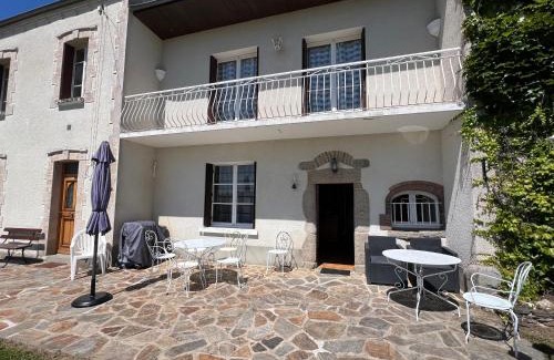 Cressat Casa | Belle Maison avec vue magnifique , séjour pleine nature gd jardin