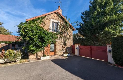 Perassay Casa | Belle maison en pierre au cœur du Berry avec jardin, terrasse, et activités familiales à proximité - FR-1-591-152