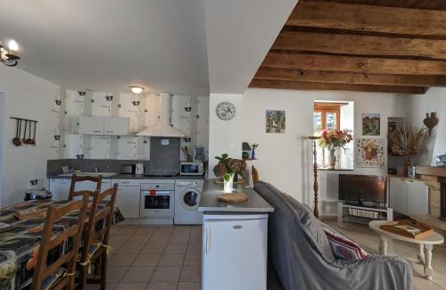 Perassay Casa | Belle maison en pierre au cœur du Berry avec jardin, terrasse, et activités familiales à proximité - FR-1-591-152