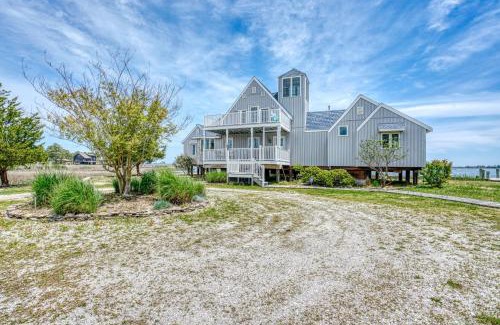 Deep Hole Casa | Belle of the Bay - Beautiful Custom Waterfront Home!